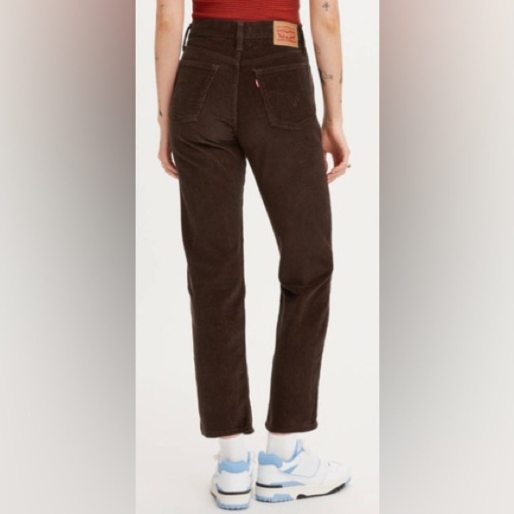LEVI’S hardly worn fudge brown corduroy wedgie straight pants | W25 L26